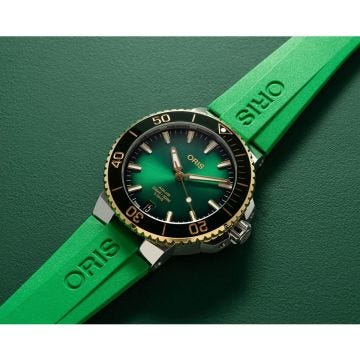 Aquis Date Calibre 400 41.5mm Green Dial Automatic Movement Stainless Steel Case Rubber Strap Watch