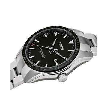 Experience modern sophistication with the Rado HyperChrome Date 44.9mm watch. Featuring a sleek black dial, precise quartz movement, and a durable ceramic and stainless steel case, this timepiece exudes style and functionality. Its titanium and stainless 