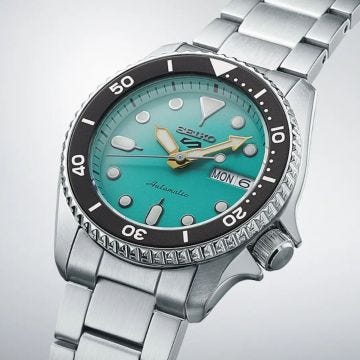 Seiko Midi Teal, 5 Sports SKX 38mm, Green Dial, Automatic Movement, Stainless Steel Case, Stainless Steel Bracelet Watch SRPK33K1