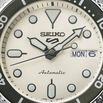 Seiko 5 Sports SKX 38mm, Cream Dial, Automatic Movement, Stainless Case, Stainless Bracelet Watch SRPK31K1