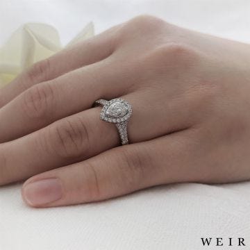 Platinum 0.38ct G VS1  Pear shape cut Diamond Engagement Ring