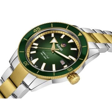 Embrace the spirit of adventure with the Captain Cook 42mm watch. Featuring a captivating green dial, precise automatic movement, and a durable ceramic and stainless steel PVD case, this timepiece exudes rugged elegance. Its stainless steel PVD bracelet a