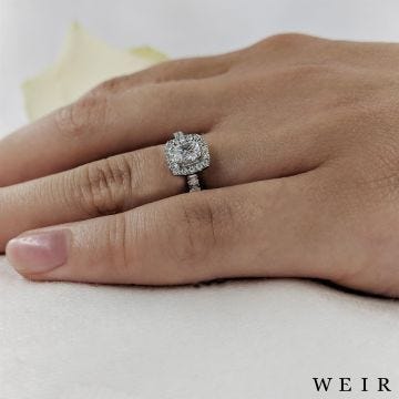 Platinum 0.30ct F SI1  Round brilliant cut Diamond Engagement Ring