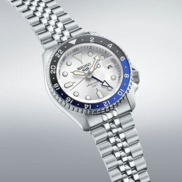Seiko 5 Sports SKX GMT42.5mm, White Dial, Automatic Movement, Stainless Steel Case, Stainless Steel Bracelet Watch SSK033K1