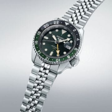Seiko 5 Sports SKX GMT 42.5mm, Green Dial, Automatic Movement, Stainless Steel Case, Stainless Steel Bracelet Watch ssk035k1