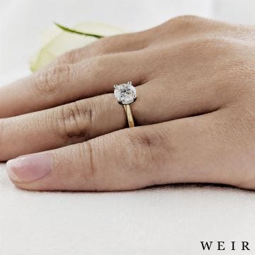 18k yellow gold 0.62ct G SI1  Round brilliant cut Diamond Engagement Ring