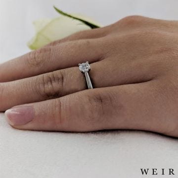 Platinum 0.30ct F VS2  Round brilliant cut Diamond Engagement Ring
