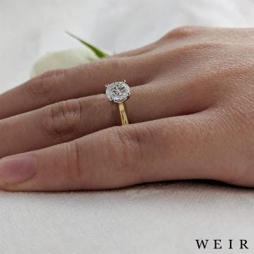 18k yellow gold 1.00ct E VS2  Round brilliant cut Diamond Engagement Ring
