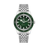 Experience the classic charm of the Rado Captain Cook 42mm watch. With a vibrant green dial, precise automatic movement, and a durable ceramic and stainless steel case, this timepiece exudes elegance. Its stainless steel bracelet adds a touch of sophistic